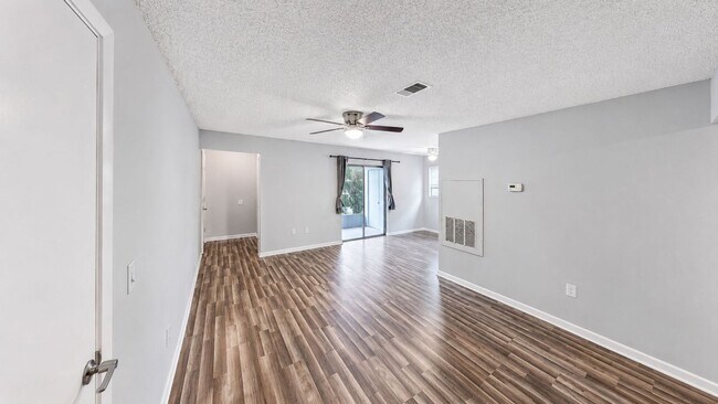 Foto del edificio - 10352-10358 Hemlock St.