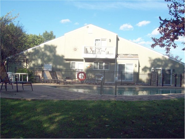Building Photo - 11 Felix Ave