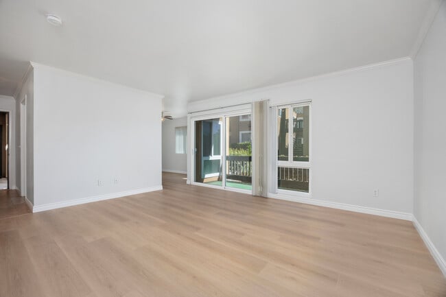 Building Photo - 17199 W Bernardo Dr