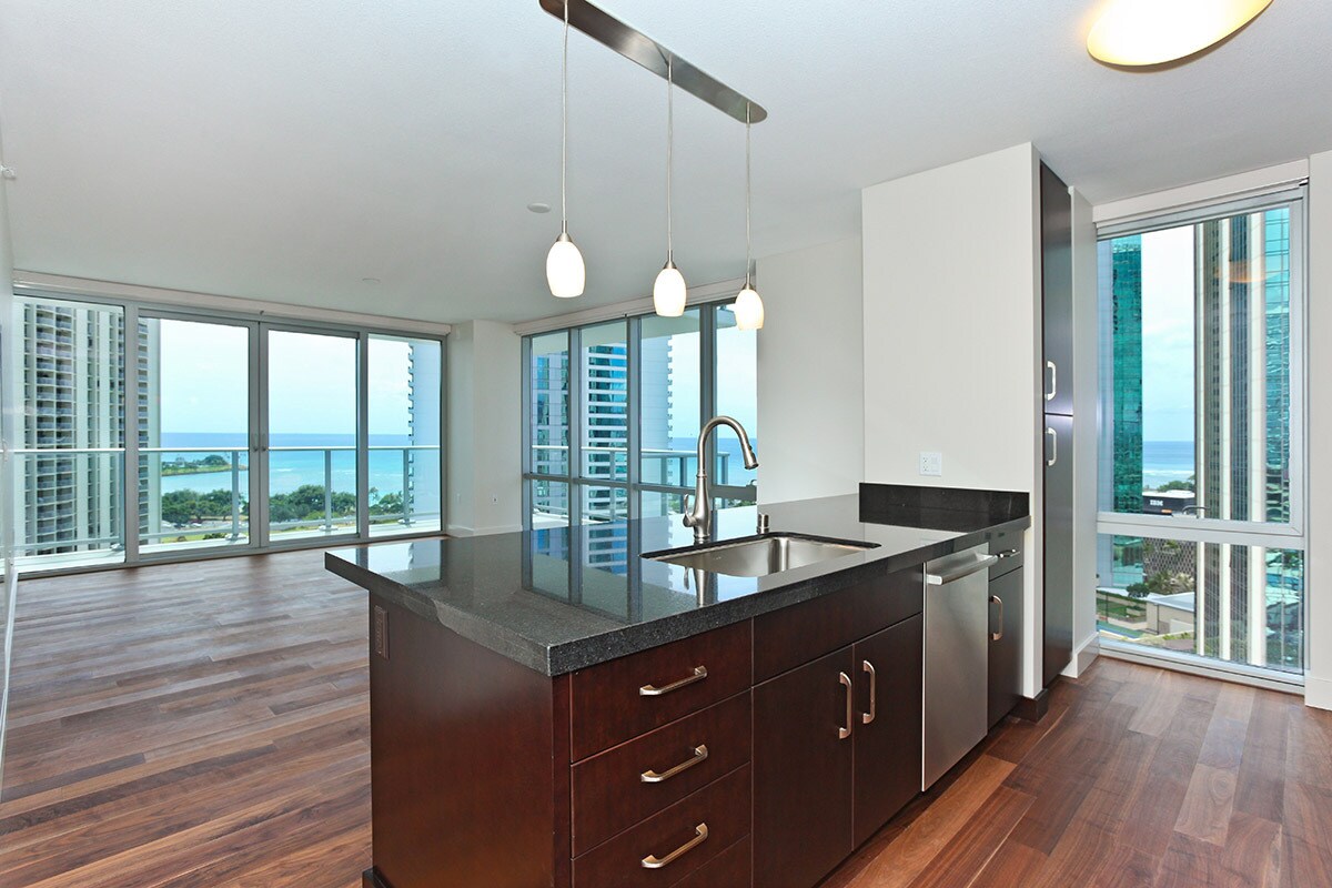 Foto principal - Convenient Luxury Living!! WELCOME TO WAIH...