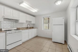 Building Photo - 1124 S 15th St