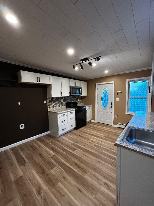 Building Photo - 334 S Keyser Ave