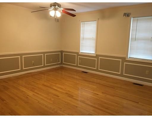 Foto del edificio - 229 Pleasant St