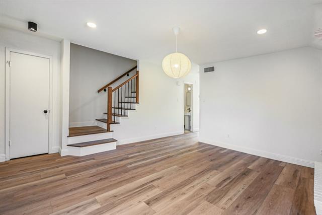 Foto del edificio - 2103 Mistletoe Ave