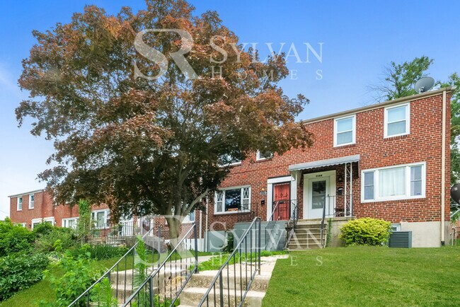 Building Photo - Prepare to fall in love with this 3 bedroo...