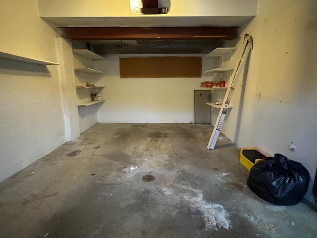 Indoor parking - 3124 Banksville Ave