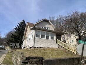 Building Photo - 2080 Manister Ct