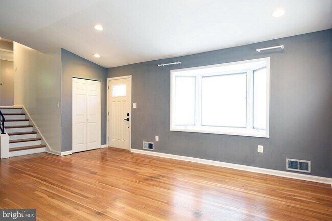 Building Photo - 10827 Charles Dr
