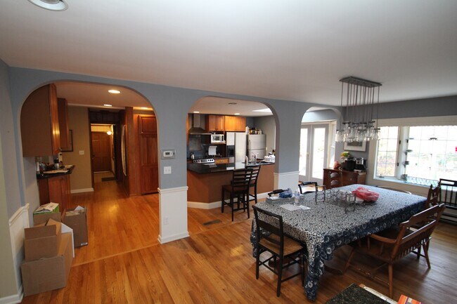 Foto del edificio - 231 Rivergate Dr