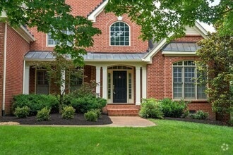 Building Photo - 9813 Albemarle Ln