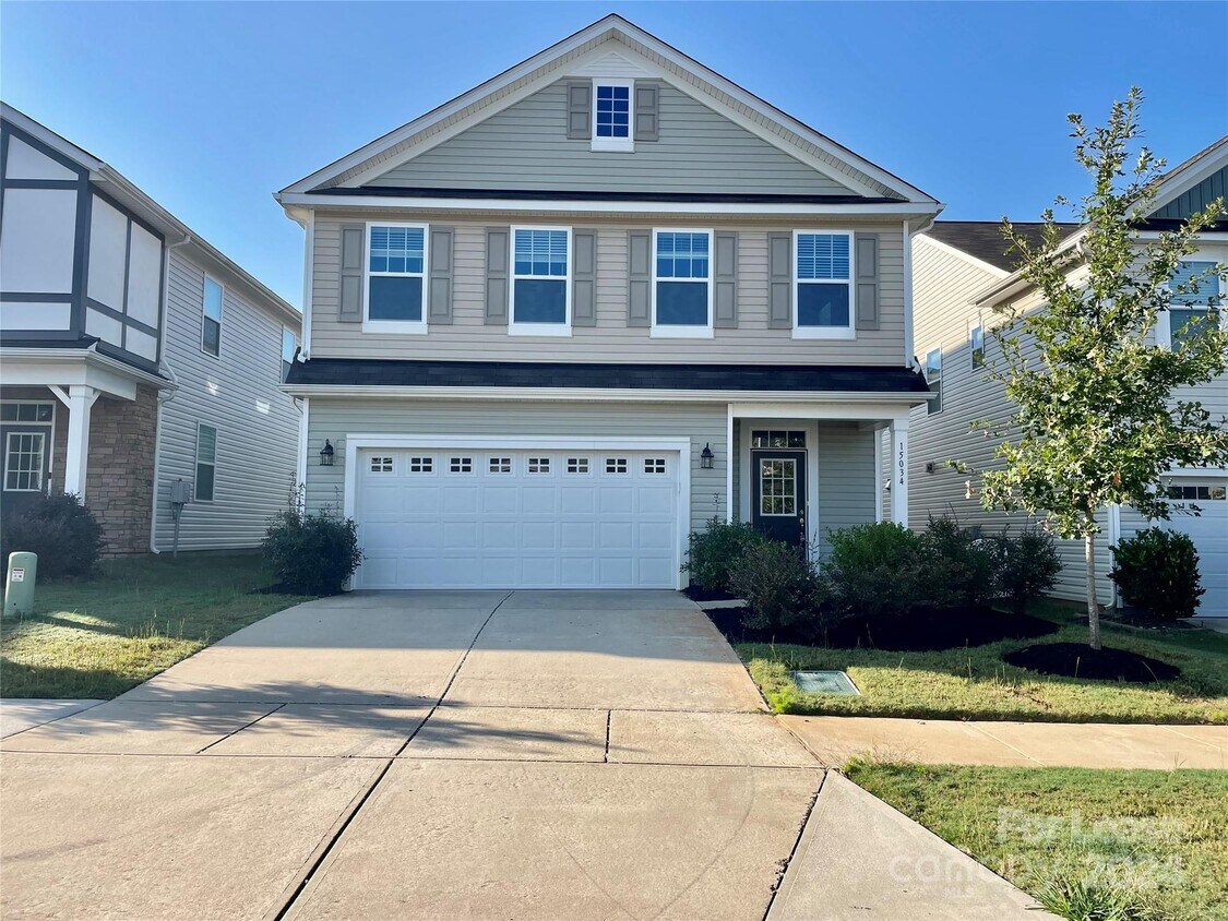 Foto principal - 15034 Cordelia Dr