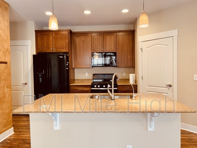Foto del edificio - 8482 Parkland St