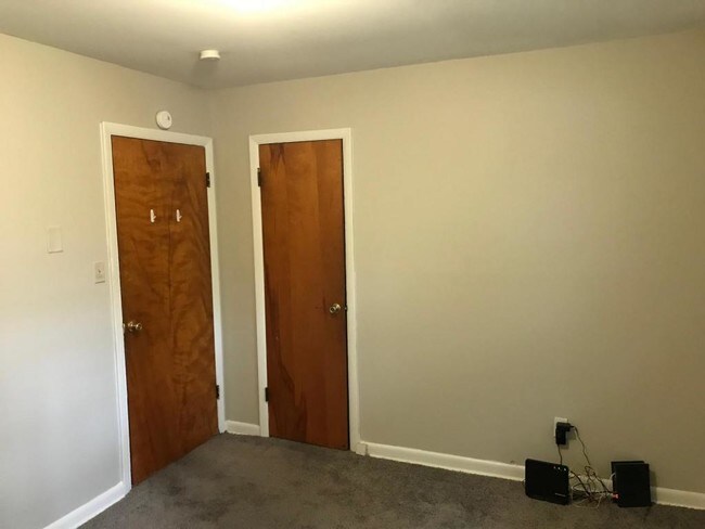 Foto del edificio - 8849 Chapel Hill, room C