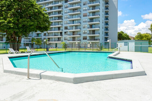 Área de piscina - Park Towers