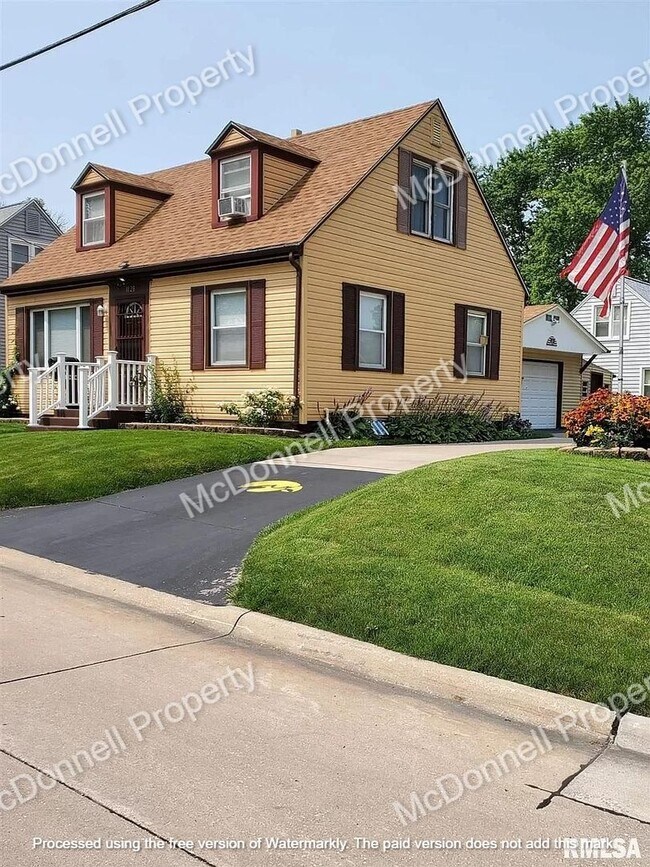 Foto del edificio - There is a $25 fee for the application and...