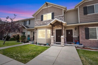 Building Photo - 490 E 700 S