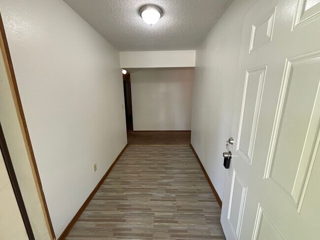 Foto del edificio - 3 Bed. 2 Bath, 2 Car Garage