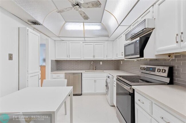 Building Photo - 3850 Galt Ocean Dr