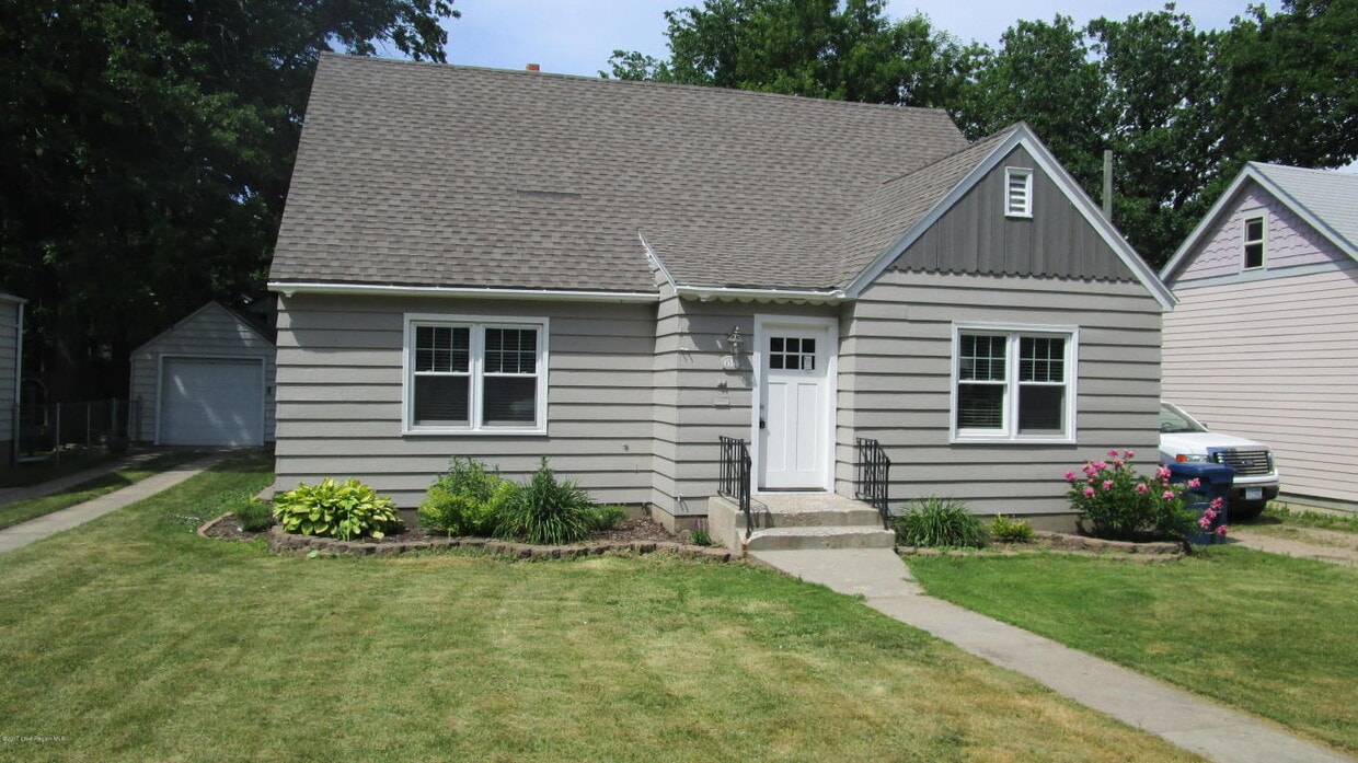 614 W Linden St, Fergus Falls, MN 56537 House Rental in Fergus Falls