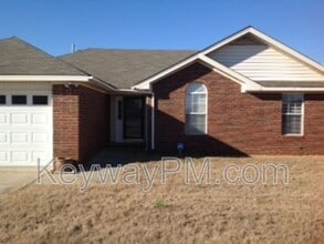 Building Photo - 124 Summerfield Cir