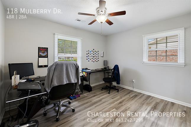 Building Photo - 118 Mulberry Dr