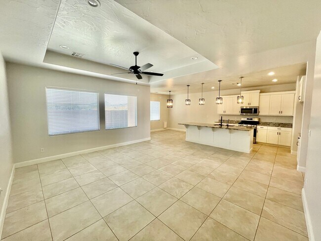 Foto del edificio - Beautiful Pet-Friendly 4-BR Home in Hurricane