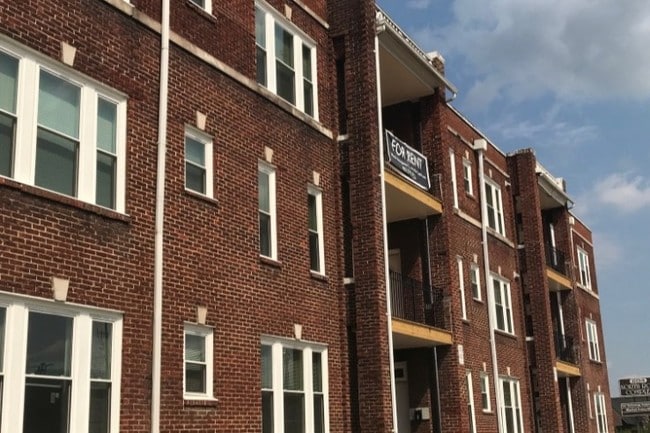 Building Photo - 606 N Roan St