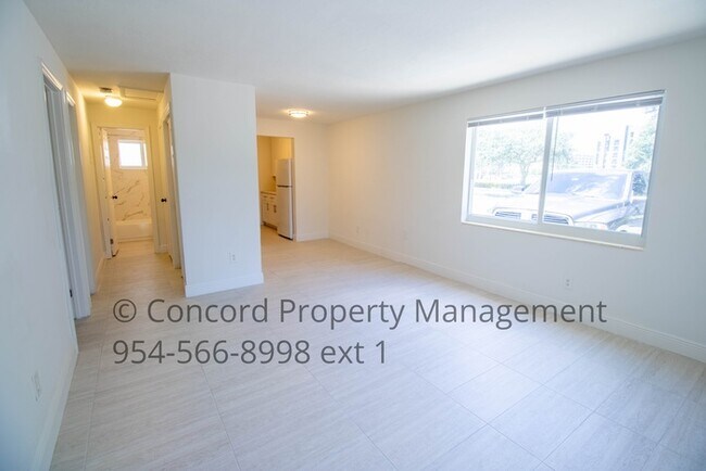 Building Photo - Charming Remodeled 1/1 in Poinciana Park
