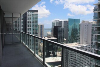 Building Photo - 1111 SW 1st Ave