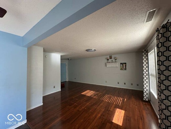 Building Photo - 6424 Alonzo Dr
