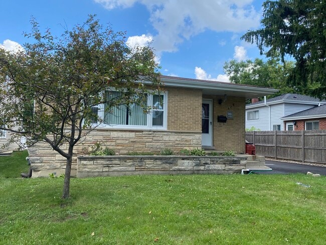 Building Photo - 426 Berteau Ave