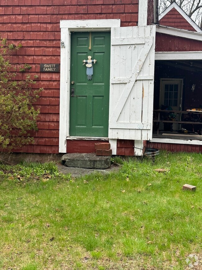 Apartments For Rent in East Wakefield, NH with Yard 1 Rentals