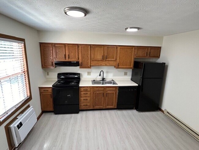 Foto del edificio - 2 Bedroom and 1.5 Bath Townhome - Troy, Ohio!!