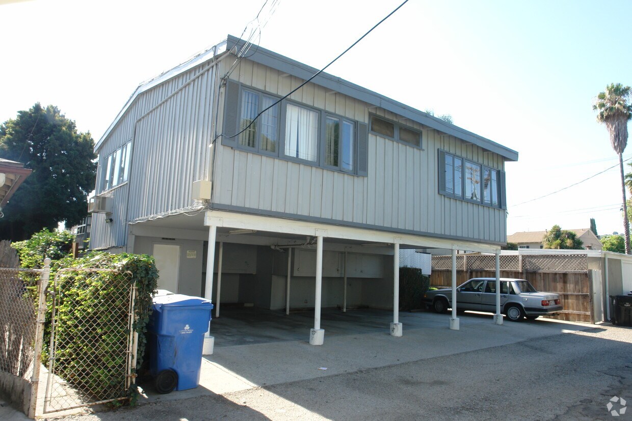 Building Photo - 4509 Hazeltine Ave