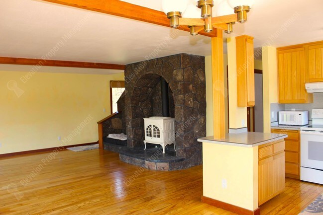 Foto del edificio - 67708 Cloverdale Rd