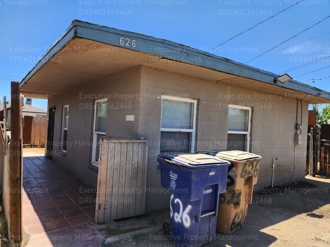 1 bedroom 1 bathroom back house with a pr... - 1 bedroom 1 bathroom  back house with a pr...