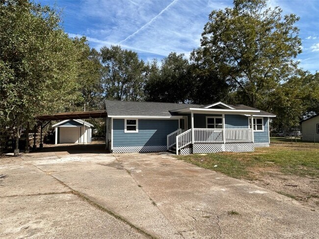 Foto del edificio - 21057 Live Oak St