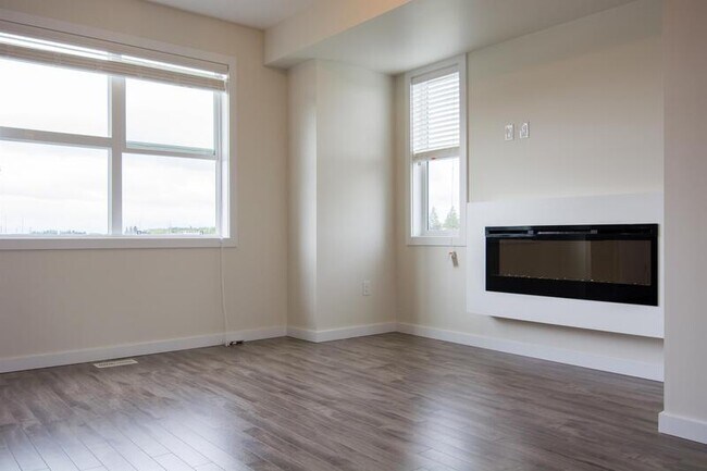 Photo du bâtiment - 655-655 Watt Blvd SW
