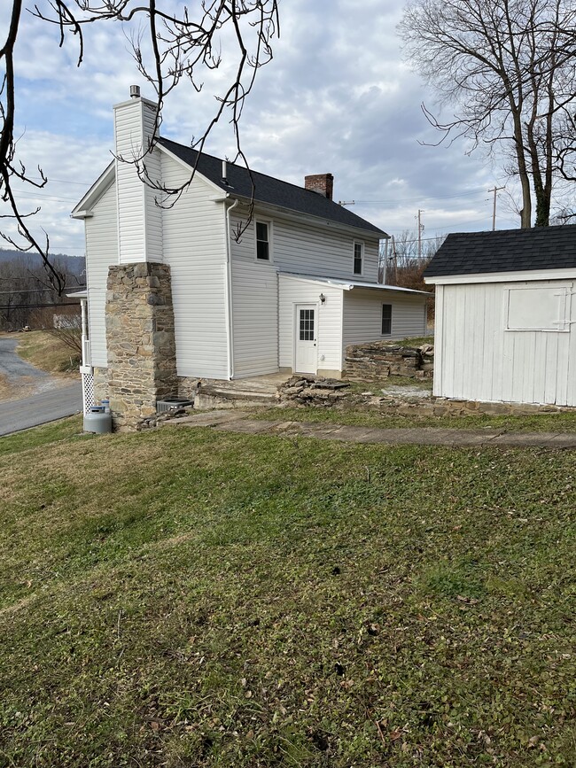 Building Photo - 735 Weverton Rd