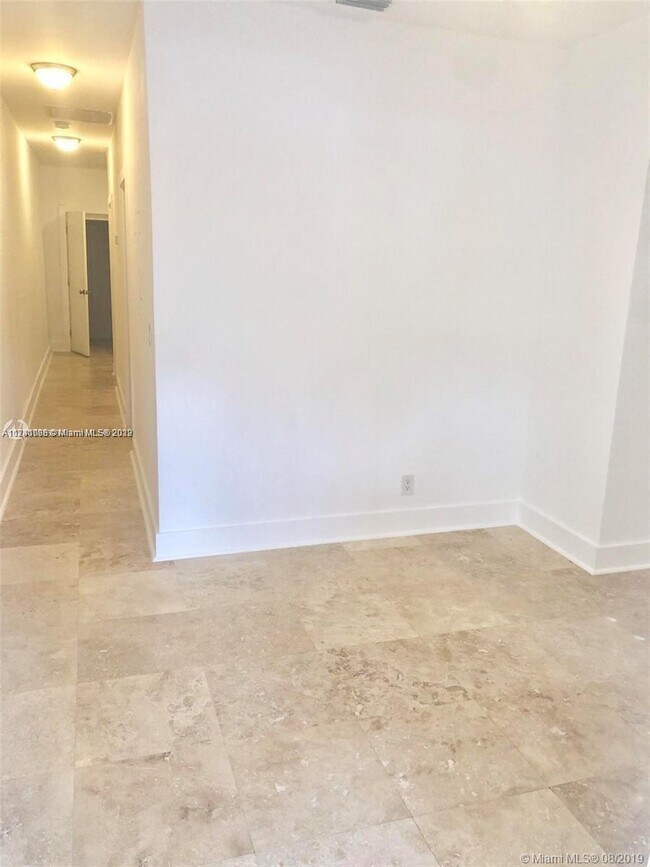 Foto del edificio - 6125 SW 63rd Terrace