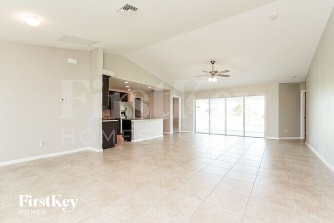Foto del edificio - 23 NW 27th Ln