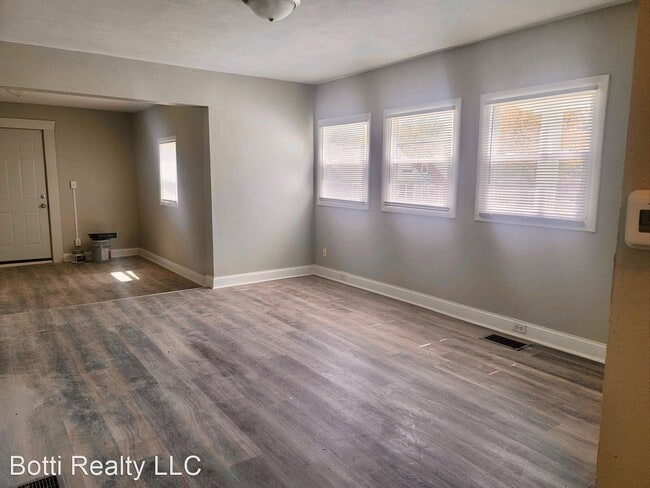 Building Photo - 3 br, 1 bath House - 2330 Rural St