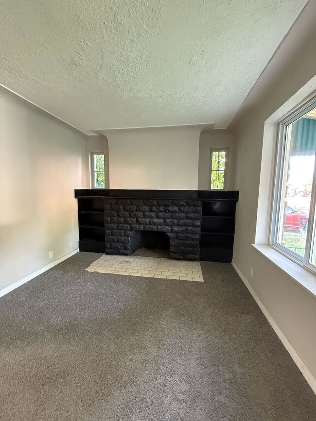 Building Photo - 3-Bedroom Gem on Marseilles Street with Sp...
