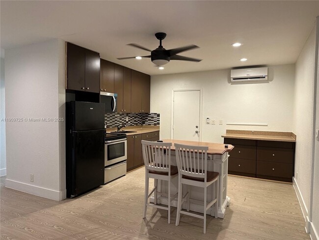 Foto del edificio - 108 NW 2nd Ave