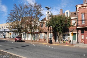 Building Photo - 17 E Broad St