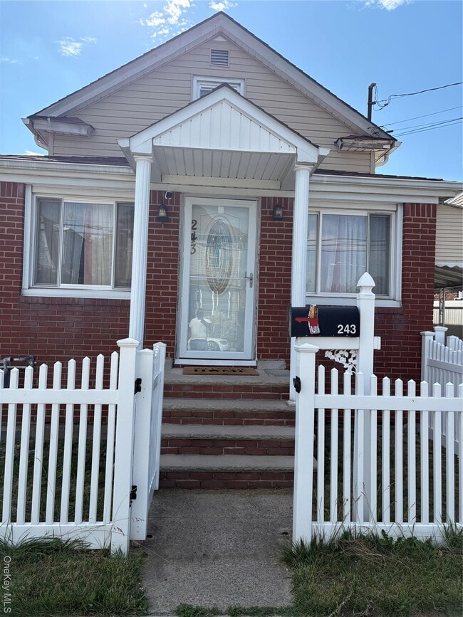 Building Photo - 243 Biltmore Ave