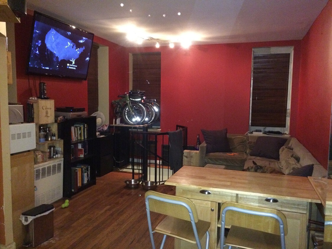Foto principal - 320 W 96th St