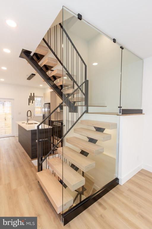 Foto del edificio - 1544 N Darien St
