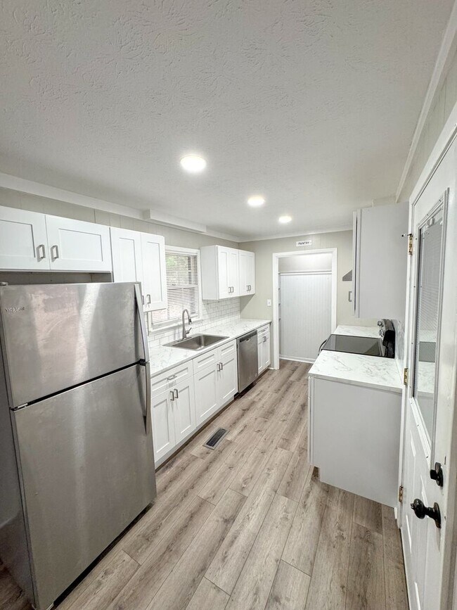 Foto del edificio - 926 Carson Ln SW