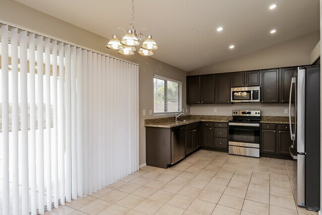 Foto del edificio - 6351 E Regina St